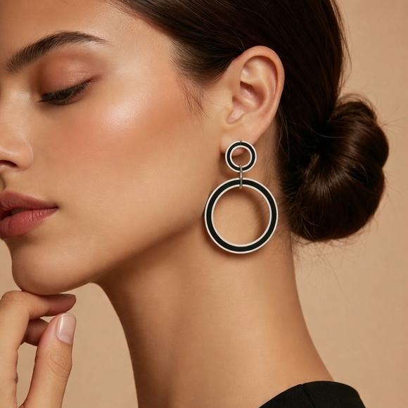Jewelry - Silver & Black Hoop Hoops dangle earrings 🆕
